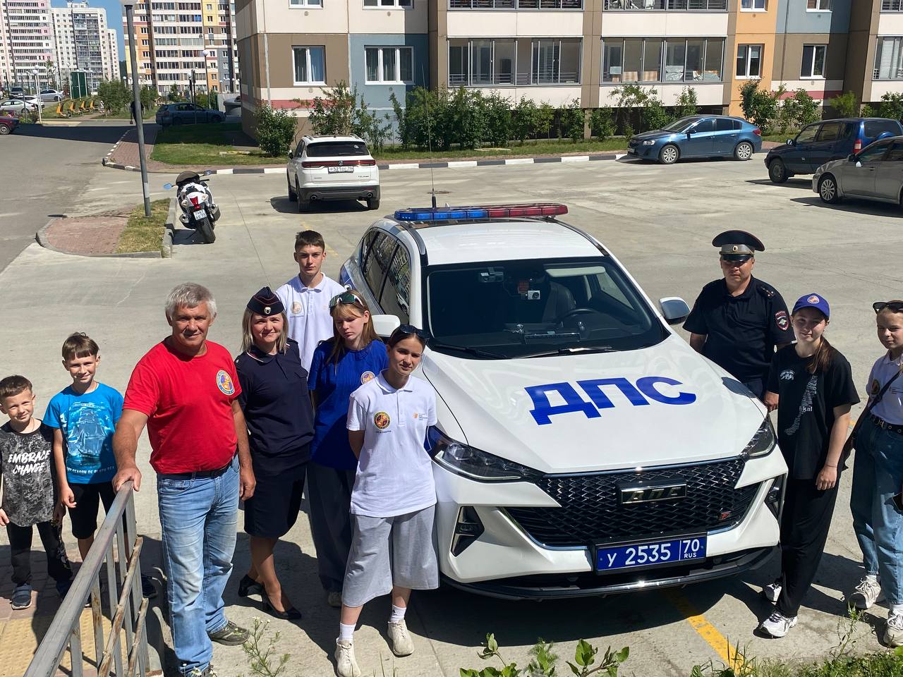 Госавтоинспекция по Томскому району продолжает кампанию по безопасности дорожного движения, особенно актуальную в летние каникулы..